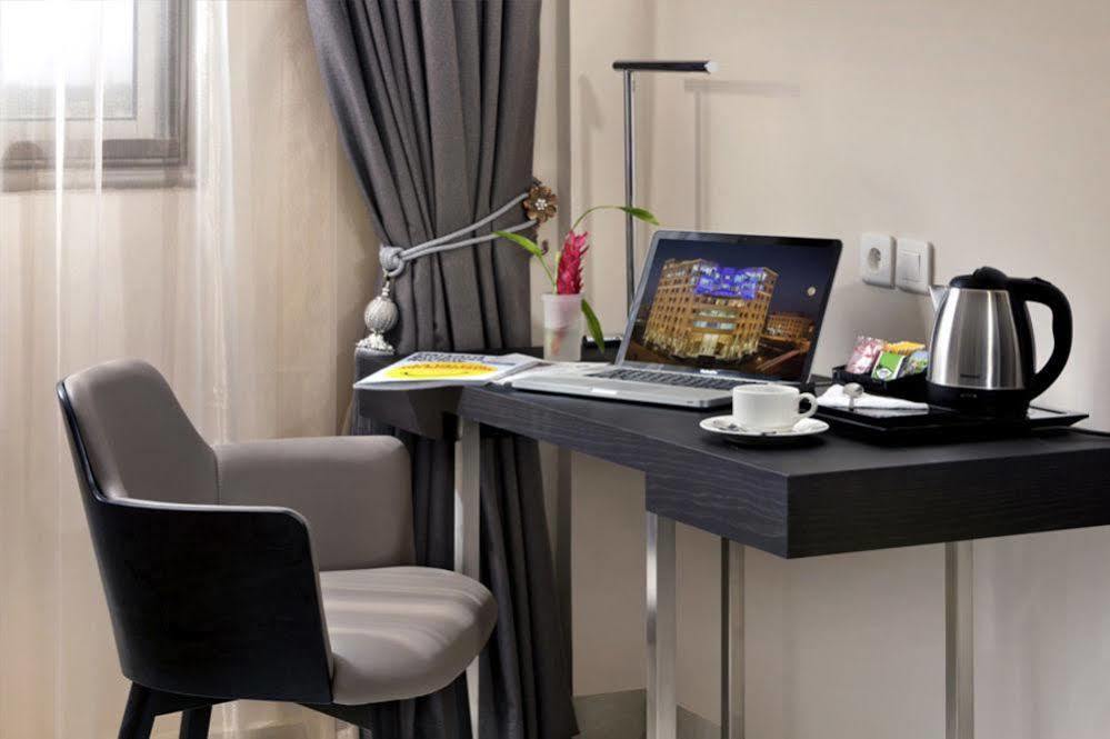 Bravia Hotel Ouagadougou Bagian luar foto