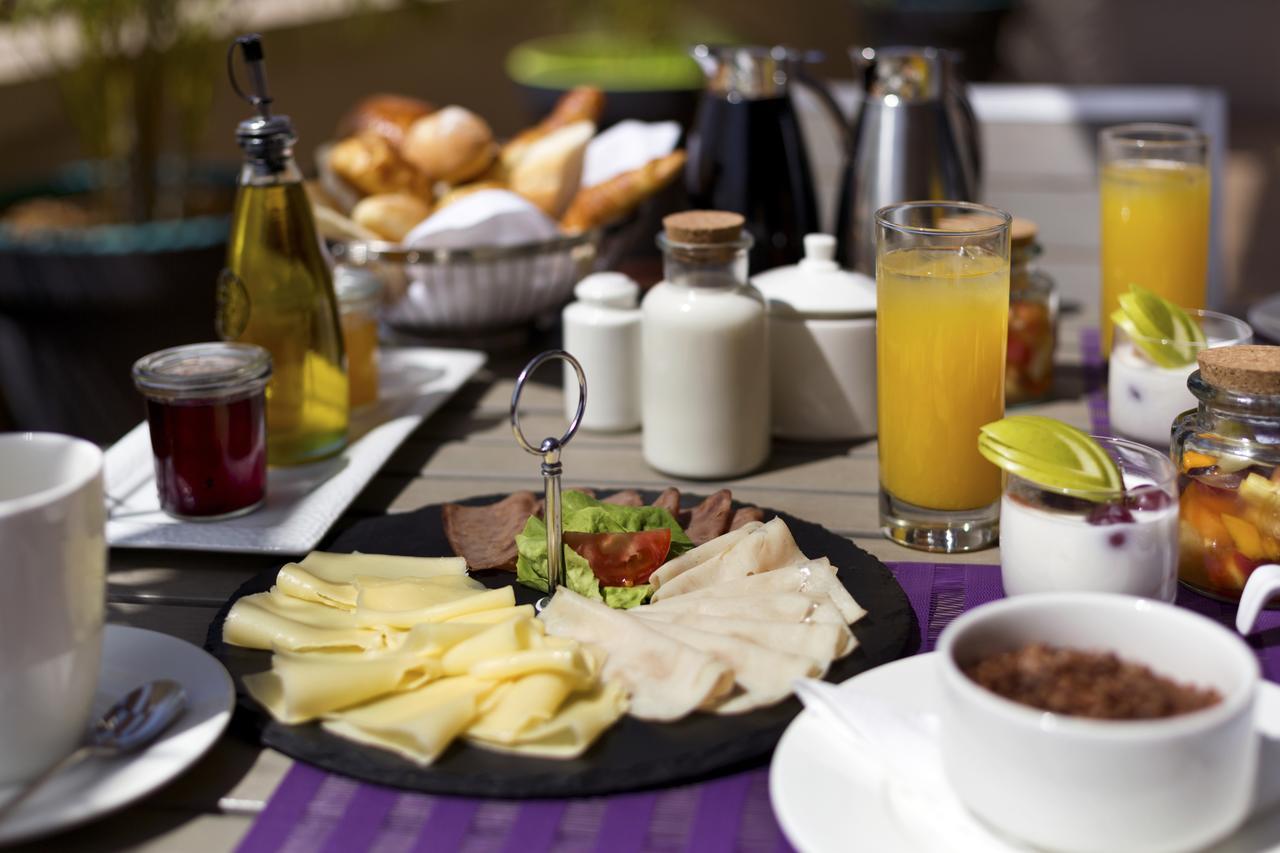 Bravia Hotel Ouagadougou Bagian luar foto