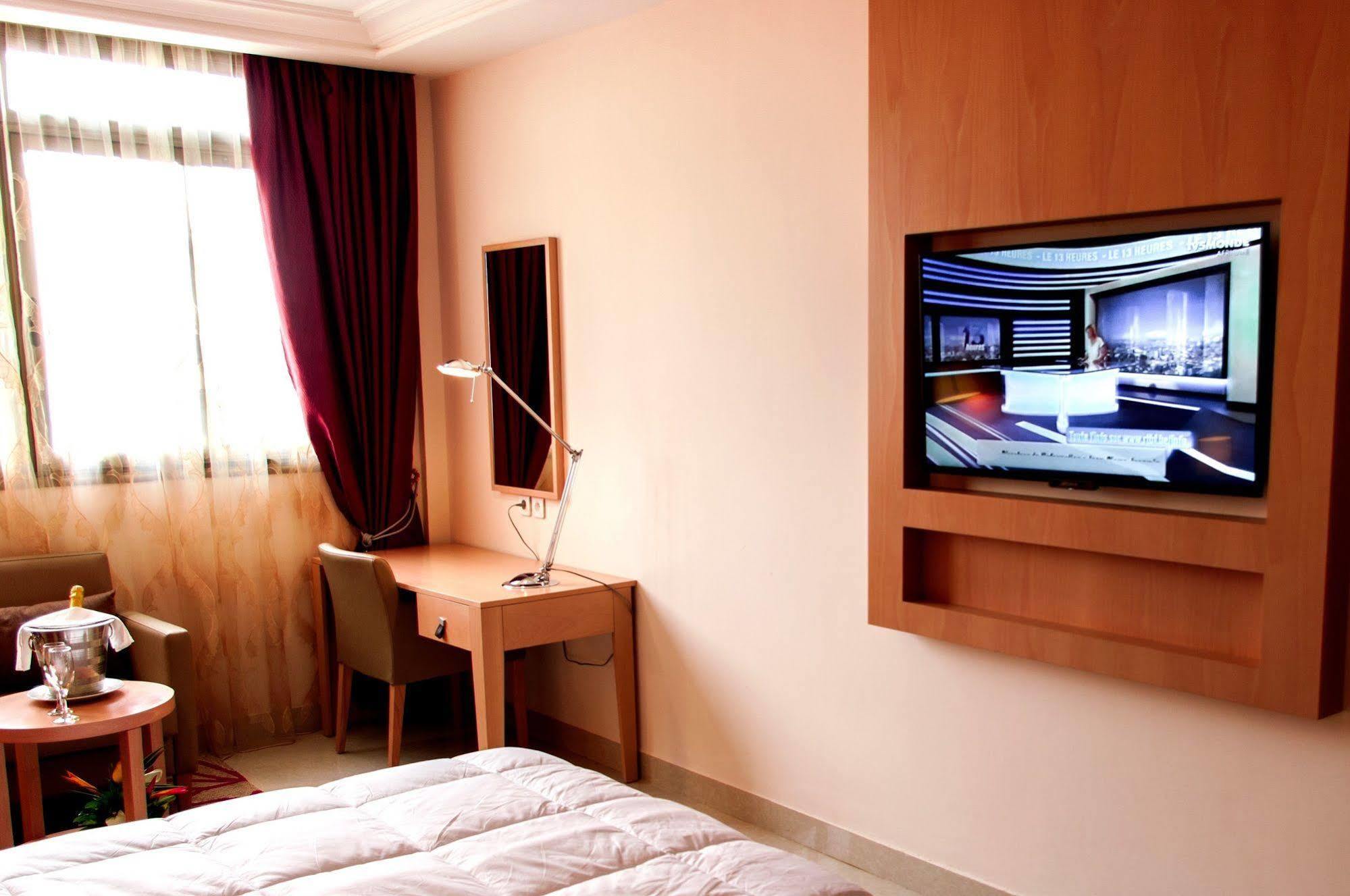 Bravia Hotel Ouagadougou Bagian luar foto