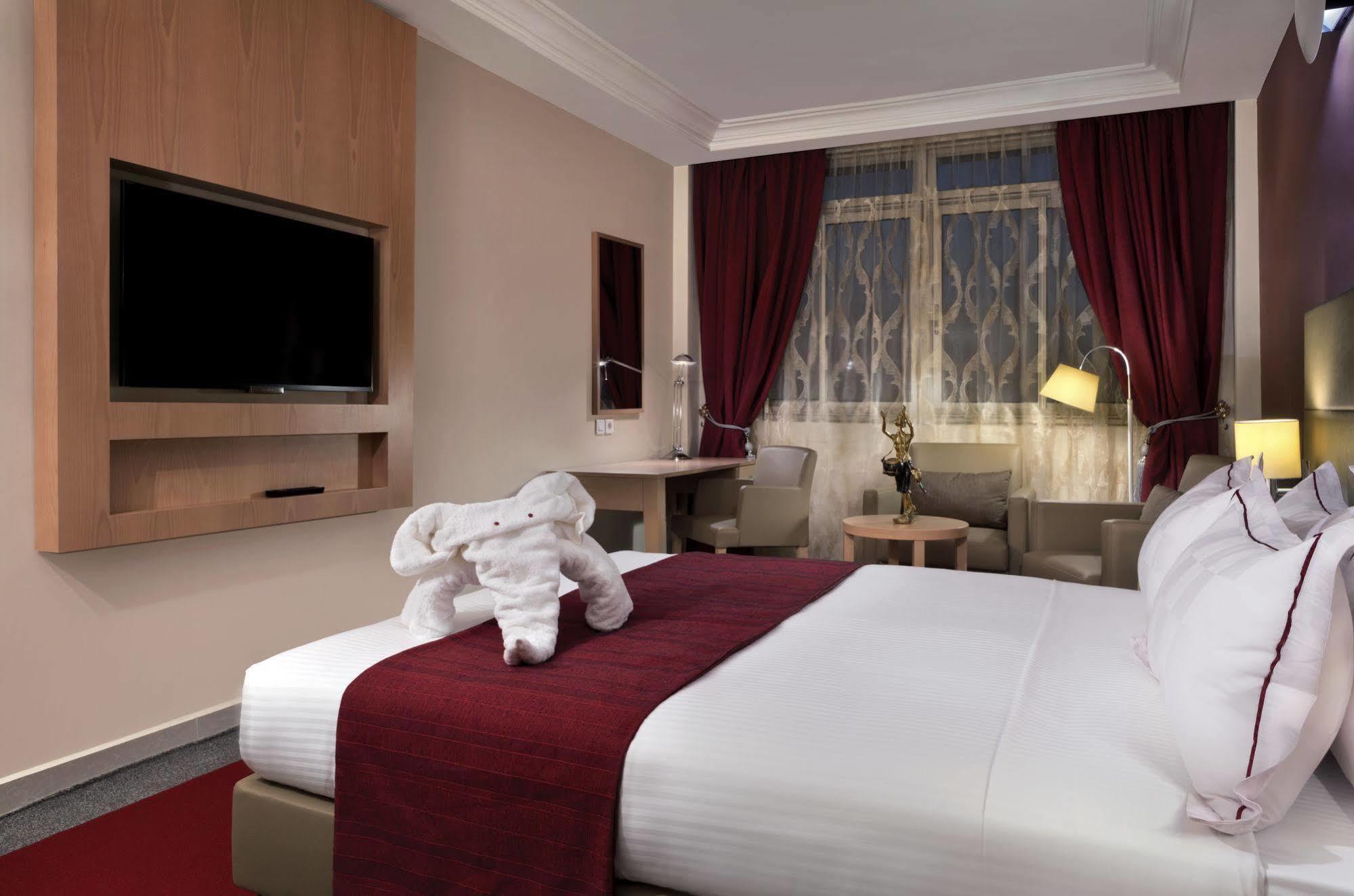 Bravia Hotel Ouagadougou Bagian luar foto